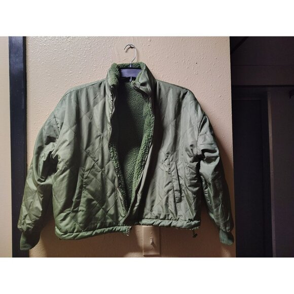 Reversible Sherpa quilted trucker bomber jacket oversized women's olive green - Picture 2 of 10